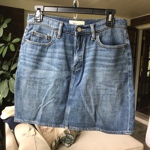 NWOT Gap 5 pocket denim skirt.